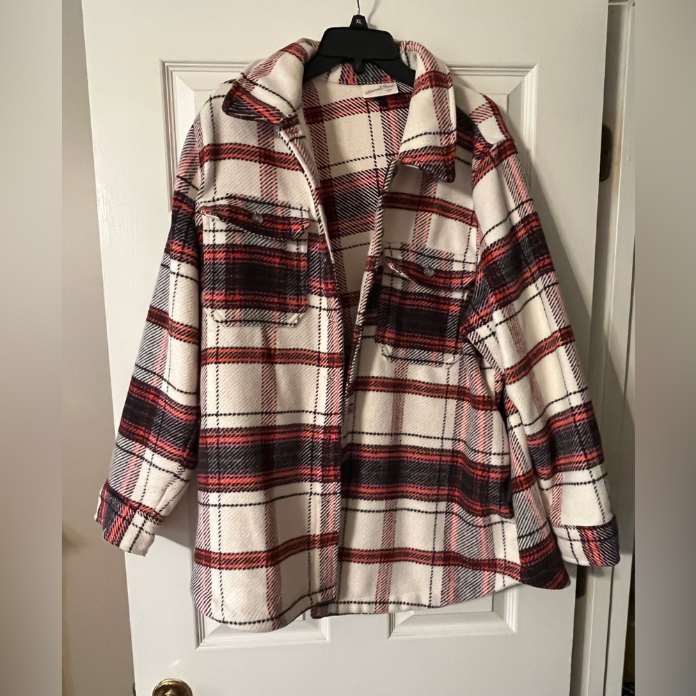 Women’s XL flannel jacket.